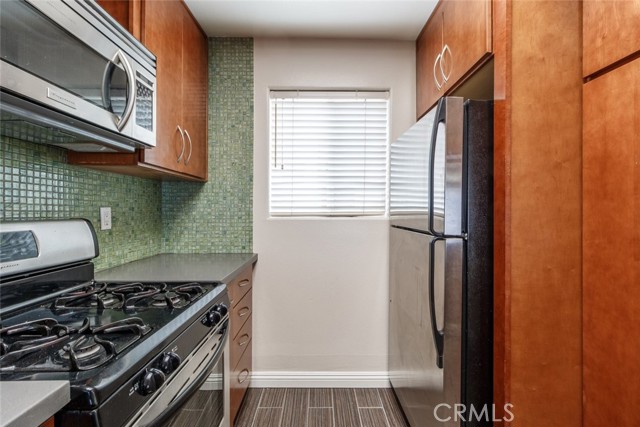 Detail Gallery Image 13 of 30 For 14631 Dickens St #7,  Sherman Oaks,  CA 91403 - 2 Beds | 2/1 Baths