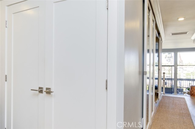 Detail Gallery Image 4 of 45 For 5201 Marina Pacifica S, Long Beach,  CA 90803 - 2 Beds | 2/1 Baths