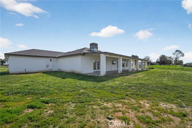 Detail Gallery Image 2 of 37 For 19774 Road 31, Madera,  CA 93638 - 4 Beds | 3 Baths