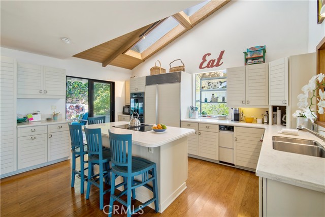 Detail Gallery Image 6 of 54 For 19 N Vista De La Luna, Laguna Beach,  CA 92651 - 3 Beds | 2 Baths