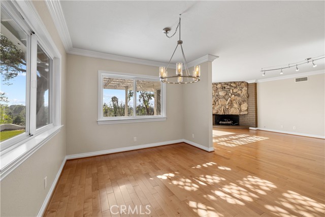 Detail Gallery Image 10 of 51 For 949 Falmouth St, Thousand Oaks,  CA 91362 - 4 Beds | 3/1 Baths
