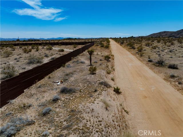 Image 19 of 27 For 425 Gerber Avenue