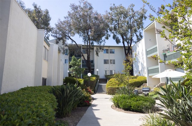 4064 Huerfano Avenue, San Diego CA: https://media.crmls.org/medias/e090ef40-8972-41c8-8dac-d8a97285578c.jpg
