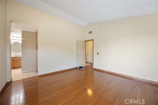 5795 Blackbird Lane, La Verne CA: https://media.crmls.org/medias/e091043f-45b1-492a-b163-07010dc4fce8.jpg
