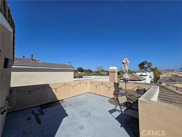 624 Goldenwest Street, Huntington Beach CA: https://media.crmls.org/medias/e09136d7-b18b-49cb-98ad-e8780c38cfd8.jpg