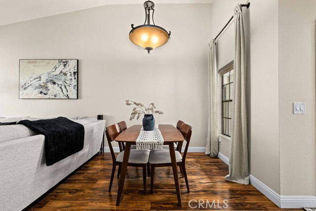 Image 3 of 35 For 2522 Macarthur