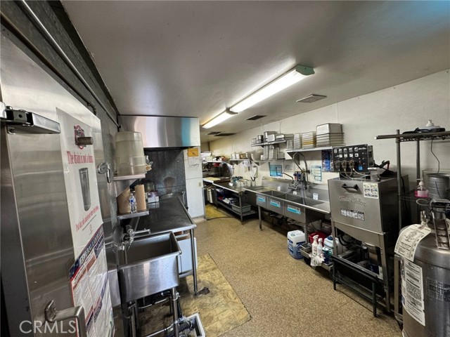 124 E Lincoln Ave, Orange CA: https://media.crmls.org/medias/e09162f8-0266-4d99-983f-7aa938810d23.jpg