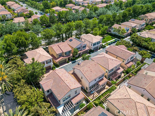 52 Norwich, Irvine CA: https://media.crmls.org/medias/e092868a-a89b-466d-90e0-584b1eb31fb9.jpg