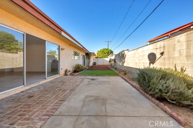 Detail Gallery Image 28 of 50 For 8100 Canby Ave #4,  Reseda,  CA 91335 - 2 Beds | 2 Baths