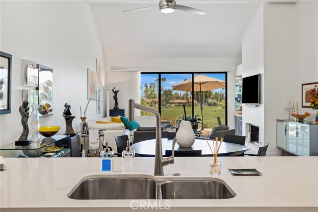 Detail Gallery Image 12 of 47 For 72 Lookout Dr, Palm Desert,  CA 92211 - 2 Beds | 3 Baths