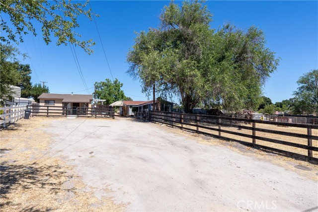 3360 Chico Road, Atascadero CA: https://media.crmls.org/medias/e094c244-acc4-4c9f-b2ea-ef74a97919f6.jpg