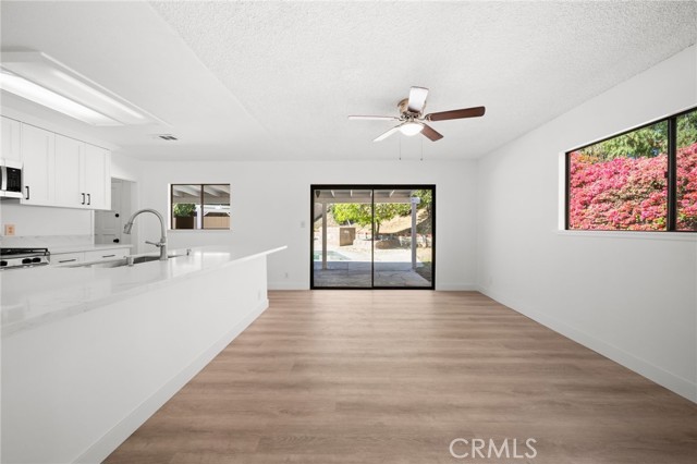 Detail Gallery Image 14 of 42 For 134 W Broadbent, Riverside,  CA 92507 - 4 Beds | 3 Baths