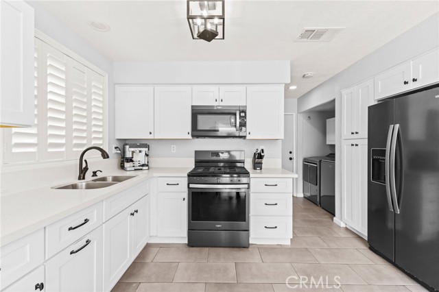 Detail Gallery Image 20 of 59 For 823 Pathfinder Way, Corona,  CA 92878 - 3 Beds | 2/1 Baths