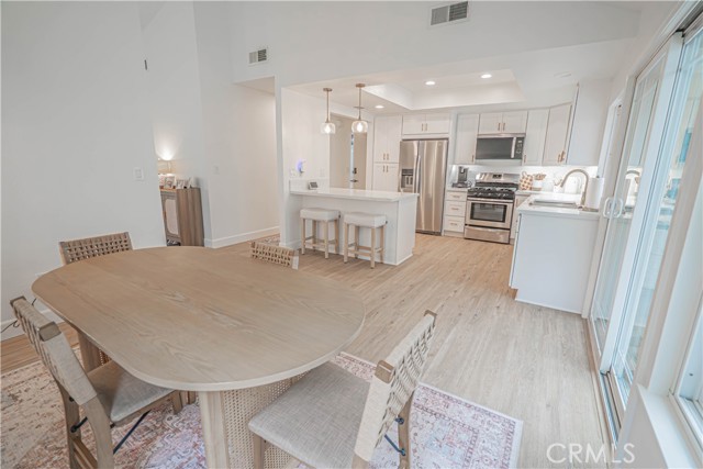 Detail Gallery Image 7 of 26 For 25891 Fenda, Valencia,  CA 91355 - 3 Beds | 2 Baths