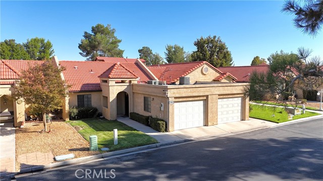 Detail Gallery Image 2 of 22 For 19042 Cedar Dr, Apple Valley,  CA 92308 - 2 Beds | 2 Baths