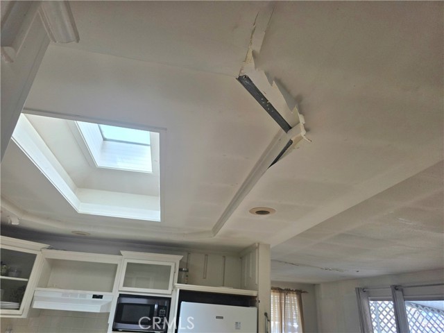 6257 E Golden Sands Drive, Long Beach CA: https://media.crmls.org/medias/e097c17a-3b73-45da-b9c4-1fe17b258a36.jpg