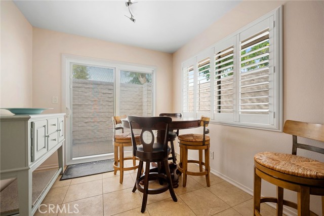Detail Gallery Image 9 of 17 For 4151 W Sarah St, Burbank,  CA 91505 - 2 Beds | 2/1 Baths