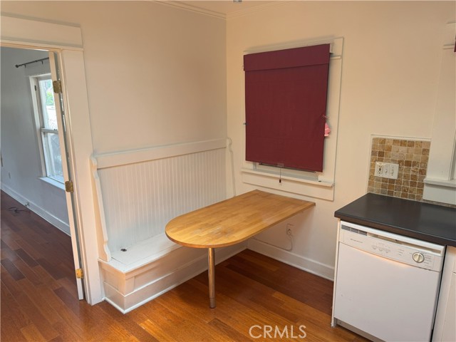 696 E Columbia Avenue, Pomona CA: https://media.crmls.org/medias/e098149d-908b-410b-8c30-6370c0451fb1.jpg