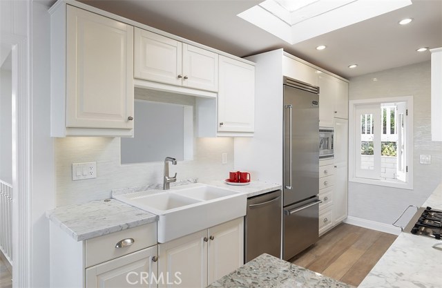 Detail Gallery Image 9 of 31 For 917 Rembrandt Dr, Laguna Beach,  CA 92651 - 3 Beds | 2 Baths