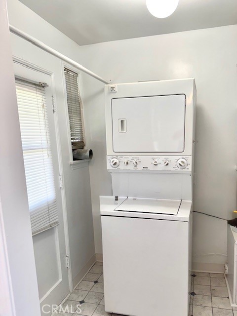 222 N Screenland Drive, Burbank CA: https://media.crmls.org/medias/e098b9a9-821d-43ec-b35c-edd70aa24da3.jpg