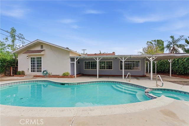 Detail Gallery Image 2 of 39 For 8443 Remmet, Canoga Park,  CA 91304 - 3 Beds | 2 Baths