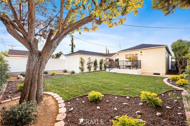 Detail Gallery Image 44 of 49 For 5052 Newcastle, Encino,  CA 91316 - 3 Beds | 2 Baths