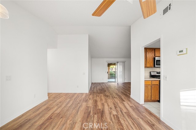 Detail Gallery Image 9 of 33 For 1549 Agate, Colton,  CA 92324 - 3 Beds | 2 Baths