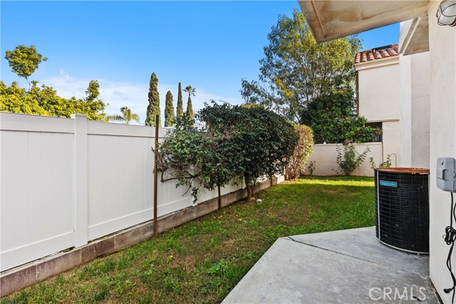 Detail Gallery Image 12 of 27 For 286 Carefree, Costa Mesa,  CA 92627 - 3 Beds | 2/1 Baths