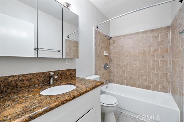 Detail Gallery Image 11 of 11 For 912 Gladys Ave #2,  Long Beach,  CA 90804 - 2 Beds | 1 Baths