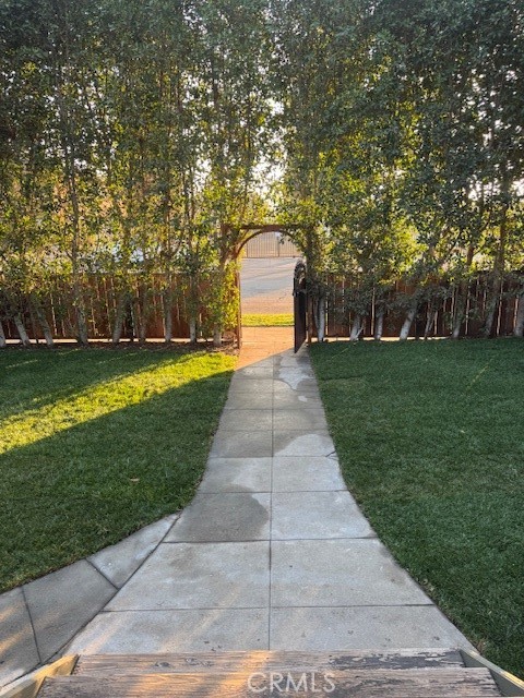 1355 N Gordon Street, Pomona CA: https://media.crmls.org/medias/e09b4aa4-6ae0-4603-9ea3-97a85ad6ec5d.jpg