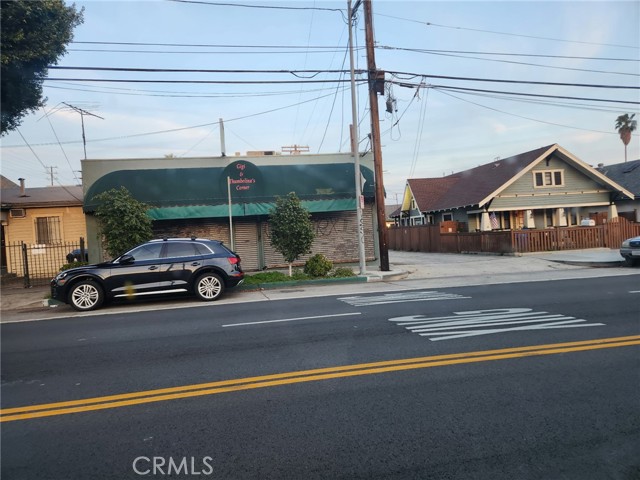 2218 Daly Street, Los Angeles, California 90031, ,Commercial Sale,For Sale,2218 Daly Street,CRPW25112845