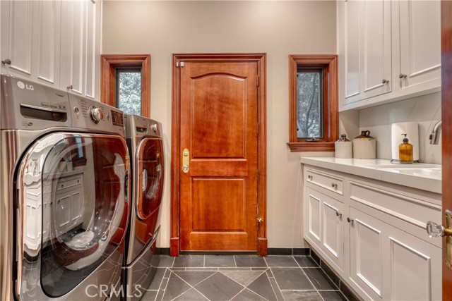 27465 Meadow Bay Drive, Lake Arrowhead, CA 92352