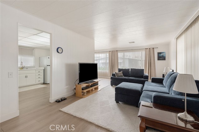 Detail Gallery Image 5 of 23 For 4095 Fruit St #870,  La Verne,  CA 91750 - 2 Beds | 2 Baths