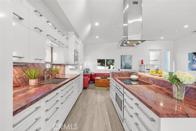 Detail Gallery Image 7 of 66 For 5482 Easter Dr, Wrightwood,  CA 92397 - 4 Beds | 2/1 Baths