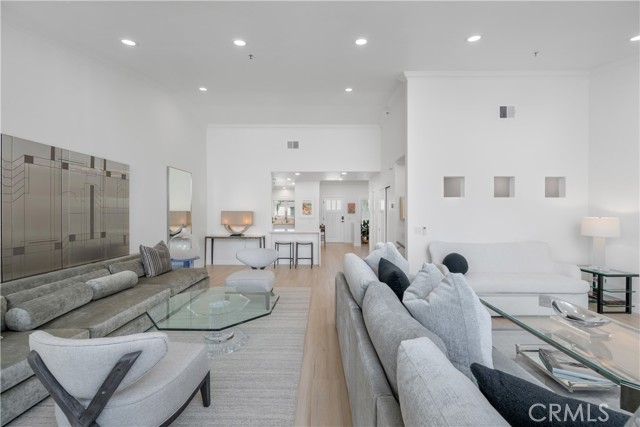 Detail Gallery Image 3 of 25 For 401 Seaward Rd #2,  Corona Del Mar,  CA 92625 - 3 Beds | 2/1 Baths