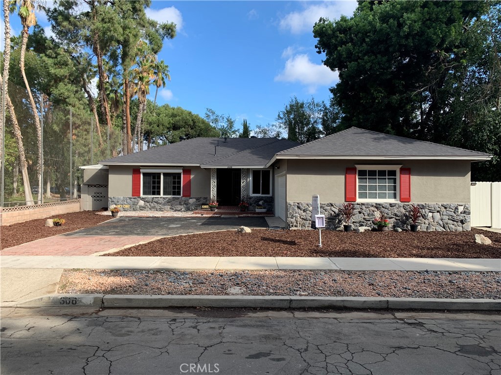 306 N Ventura Street