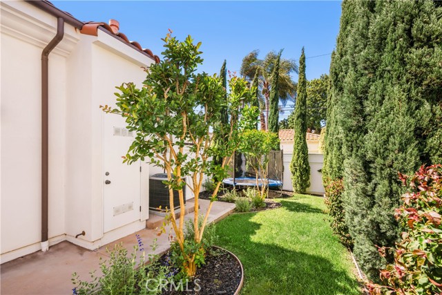 Detail Gallery Image 20 of 39 For 717 35th St, Manhattan Beach,  CA 90266 - 4 Beds | 4/2 Baths