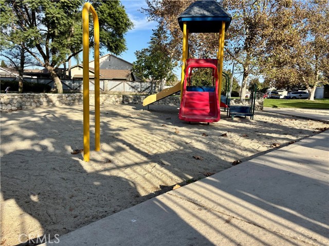 Detail Gallery Image 16 of 17 For 3703 Country Oaks #B,  Ontario,  CA 91761 - 1 Beds | 1 Baths