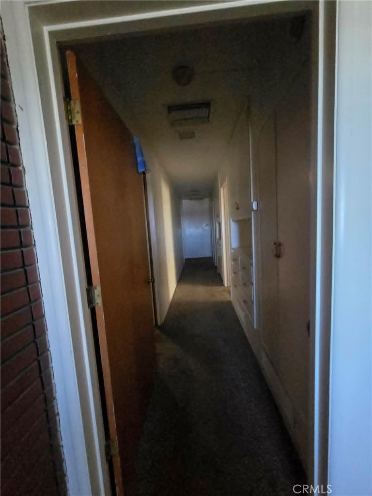 https://media.crmls.org/medias/e09d4925-ae40-4a52-95f2-132a8c257e48.jpg?preset=X-Large