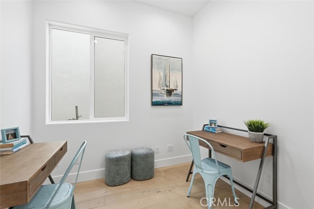 Detail Gallery Image 22 of 45 For 617 N Irena Ave #B,  Redondo Beach,  CA 90277 - 4 Beds | 3/1 Baths