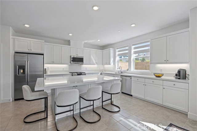 Detail Gallery Image 11 of 57 For 236 Yerba, Irvine,  CA 92618 - 4 Beds | 3/1 Baths