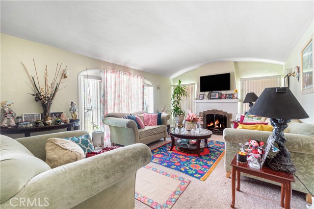 8020 Mckinley Avenue, South Gate CA: https://media.crmls.org/medias/e09ddc6e-ce94-4c65-8f5a-8dc8ba5715ca.jpg