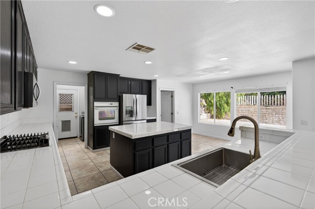 Detail Gallery Image 14 of 45 For 28504 Old Coach Ct Ct, Saugus,  CA 91390 - 5 Beds | 3 Baths