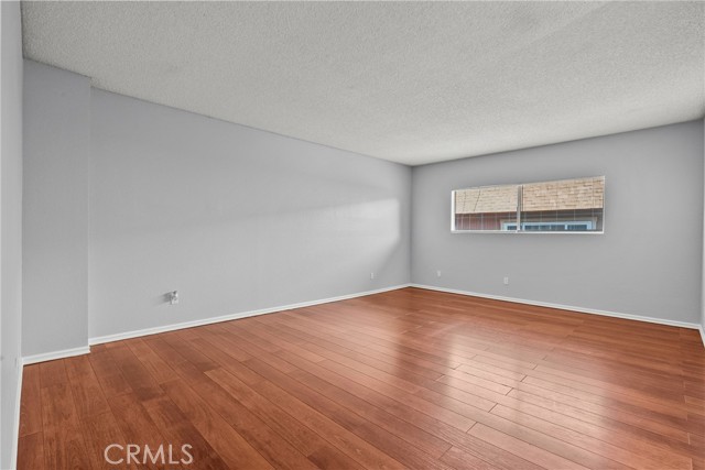 14265 Terra Bella St, Panorama City CA: https://media.crmls.org/medias/e09e0c85-6456-4fca-9adb-dd9737e17679.jpg