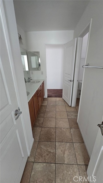 Detail Gallery Image 8 of 11 For 15792 Barrel Cactus Ln, Victorville,  CA 92394 - 3 Beds | 2/1 Baths