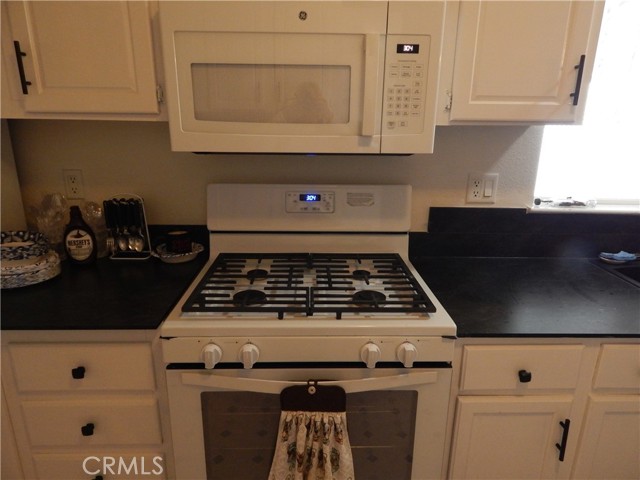 2200 W WILSON, Banning CA: https://media.crmls.org/medias/e09f0c42-c415-4548-9d1e-27dfec8339cd.jpg