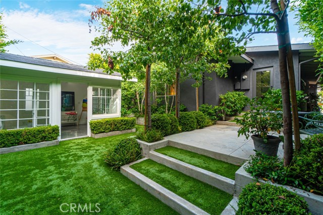 541 1st Street, Manhattan Beach, California 90266, 2 Bedrooms Bedrooms, ,2 BathroomsBathrooms,Residential,Sold,1st,SB23123581