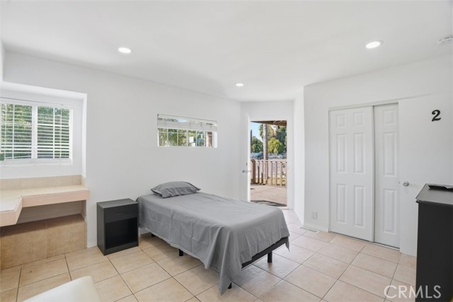 7958 Tampa Ave, Reseda CA: https://media.crmls.org/medias/e0a0031e-39fe-4695-aefc-7df3d8c153e3.jpg