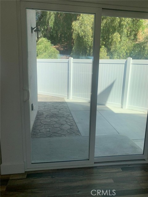 Detail Gallery Image 6 of 17 For 16507 San Fernando Mission Bld, Granada Hills,  CA 91344 - 2 Beds | 2/1 Baths