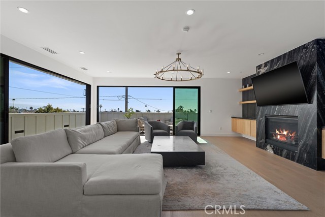 Detail Gallery Image 22 of 48 For 1504 Prospect Ave, Hermosa Beach,  CA 90254 - 4 Beds | 5 Baths